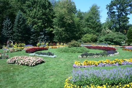 The Perennial Garden at Elizabeth Park has lots of wedding flowers.